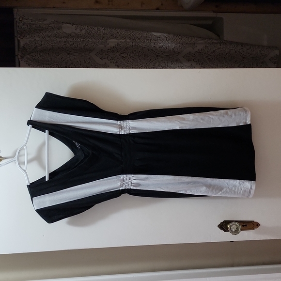 Summer dress - Picture 1 of 3